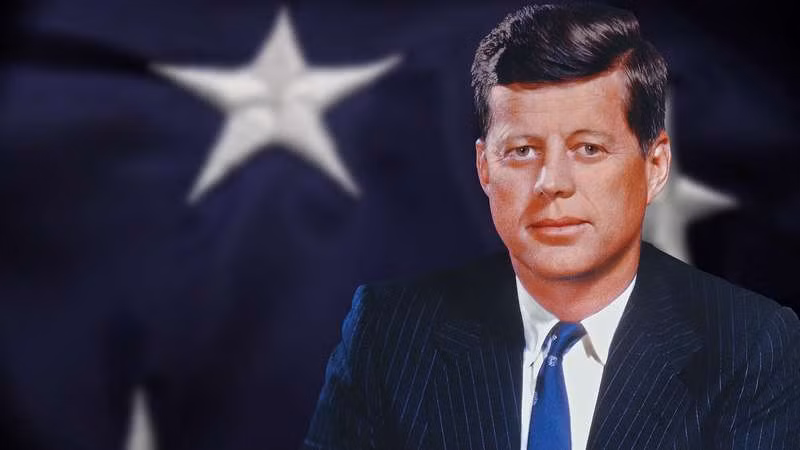 Thêm nữa, ông Kennedy là Tổng thống Mỹ trẻ tuổi nhất khi trở thành người đứng đầu đất nước khi 44 tuổi.