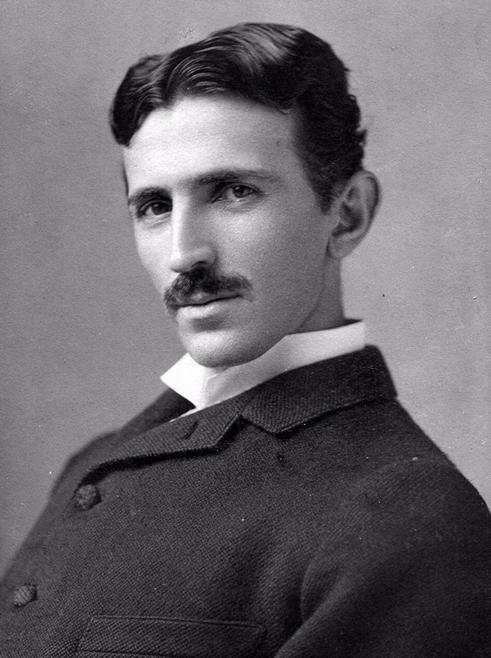 Chính vì vậy, nhà phát minh Tesla xây một phòng thí nghiệm ở Colorado Spring, bang Colorado, Mỹ vào năm 1899.