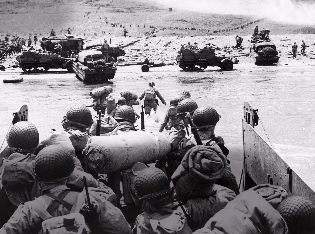 Vào tháng 6/1944, một sự kiện quan trọng diễn ra là quân Đồng minh thực hiện cuộc đổ bộ lịch sử lên Normandy khiến quân Đức quốc xã tổn thất nặng nề. Ít ai có thể biết được rằng, vài ngày trước khi quân đồng minh thực hiện chiến dịch này, tờ Daily Telegraph ở Anh xuất bản ấn phẩm có mục giải ô chữ.