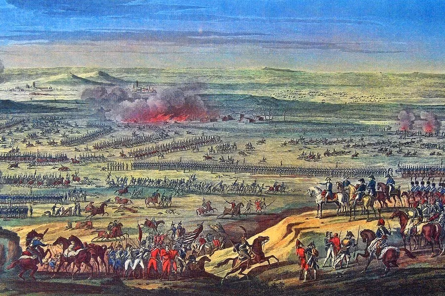 Trên thực tế, sườn phải được Napoleon bố trí lực lượng lớn cùng hỏa lực mạnh. Khi liên minh Nga và Áo tấn công vào vị trí này liền gặp phải sự tấn công đáp trả mạnh của Pháp.