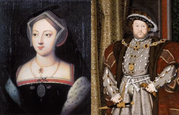 Anne Boleyn bị buộc tội ngoại tình với thầy giáo dạy nhạc, hai nhà quý tộc và đặc biệt là một người em ruột. Một hoàng hậu phạm tội này đồng nghĩa với việc bị coi là phản quốc. Không những vậy, bà còn bị buộc tội là phù thủy. Do đó, bà bị khép vào tội chết.