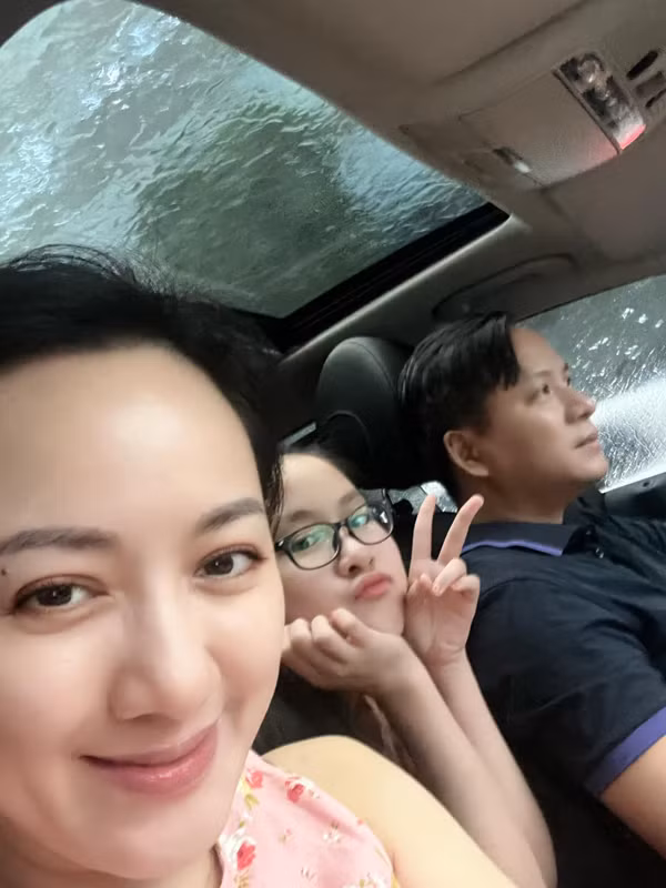 BTC Hoài Anh từng chia sẻ, con gái là một cô bé dịu dàng, đáng yêu. Dù bận rộn với công việc làm báo nhưng cô luôn cố gắng dành thời gian đồng hành cùng con. Ảnh: FBNV