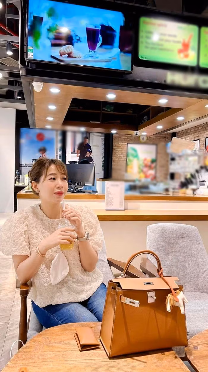 Với những ai đam mê thời trang thì đây có lẽ là một món đồ khá quen thuộc. Đó chính là chiếc túi đình đám Hermes Birkin.