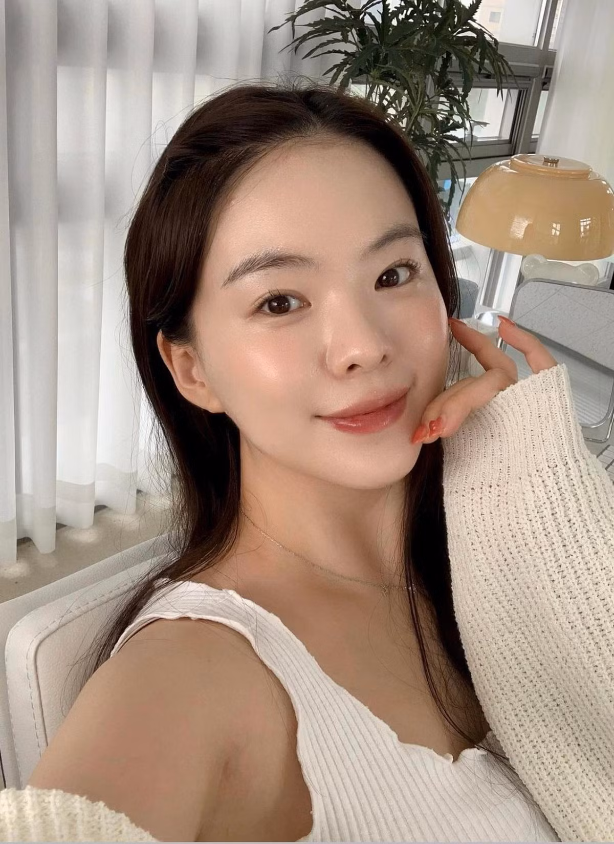 Không chỉ sở hữu hàng trăm ngàn fan nam, Lee Ha Neul cũng được coi là thần tượng của nhiều cô gái trẻ.