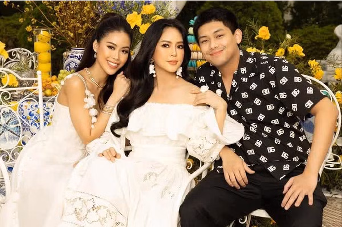 Nhiều người để lại bình luận nhận xét bà Thủy Tiên chẳng khác nào chị gái của rich kid Tiên Nguyễn và Hiếu Nguyễn.