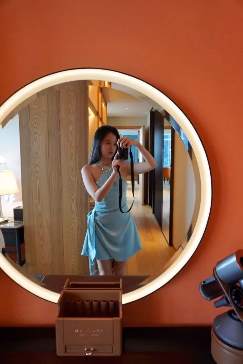 Thời điểm hiện tại, Midu đang dần thay đổi phong cách, rũ bỏ hình ảnh một cô gái dịu dàng, thanh thuần trước đây.