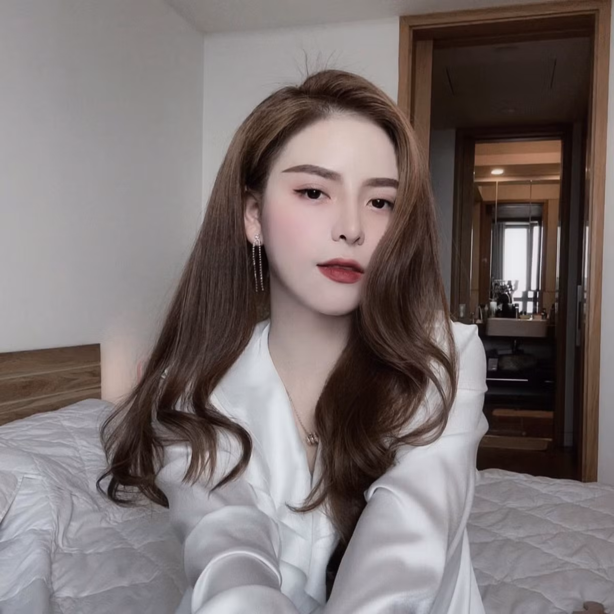 Hot girl Mai Ly chia se gi “ap luc” khi lam nguoi noi tieng?-Hinh-3