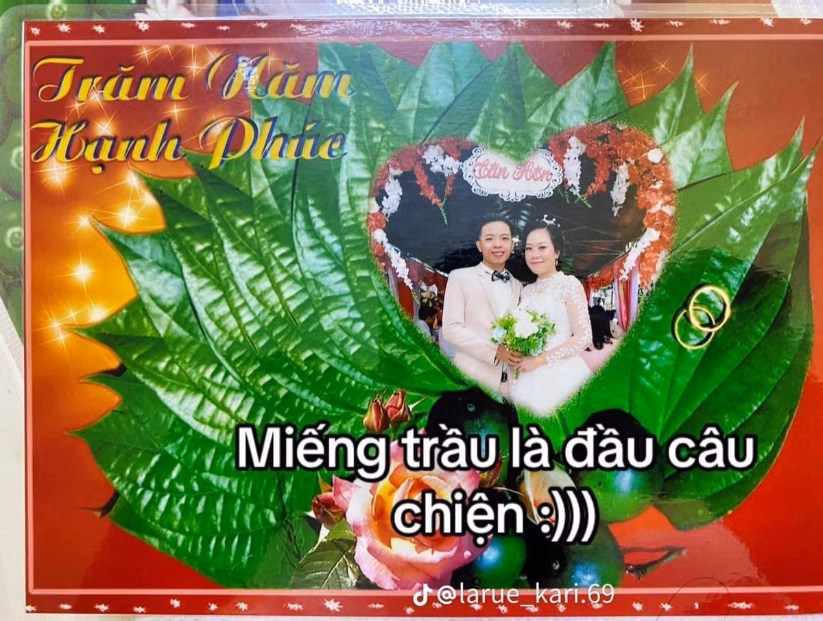 Trong khi đó, cô dâu - chú rể ăn mặc, trang điểm khá hiện đại nhưng vẫn không thể "vớt" lại được với những bối cảnh được thợ chụp hình lồng ghép.