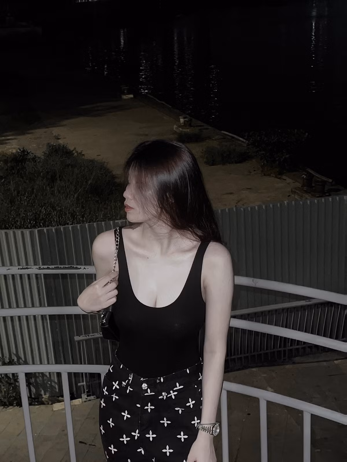 Cô nàng 20 tuổi được người hâm mộ khuyên nên theo đuổi sự nghiệp người mẫu, vì sở hữu nước da trắng như trứng gà bóc và thân hình cực kỳ đẹp.