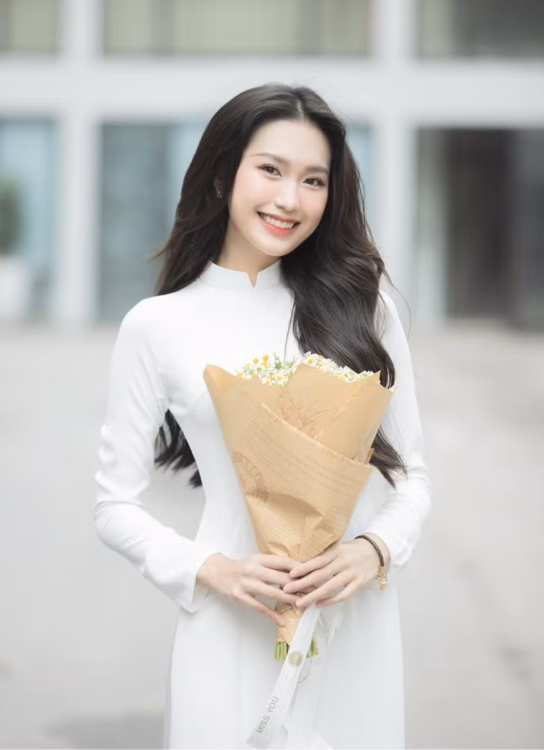 Sở hữu ngoại hình xinh đẹp, ngũ quan hài hòa cùng vóc dáng chuẩn chỉnh, Doãn Hải My từng vào top 10 Hoa Hậu Việt Nam 2020.