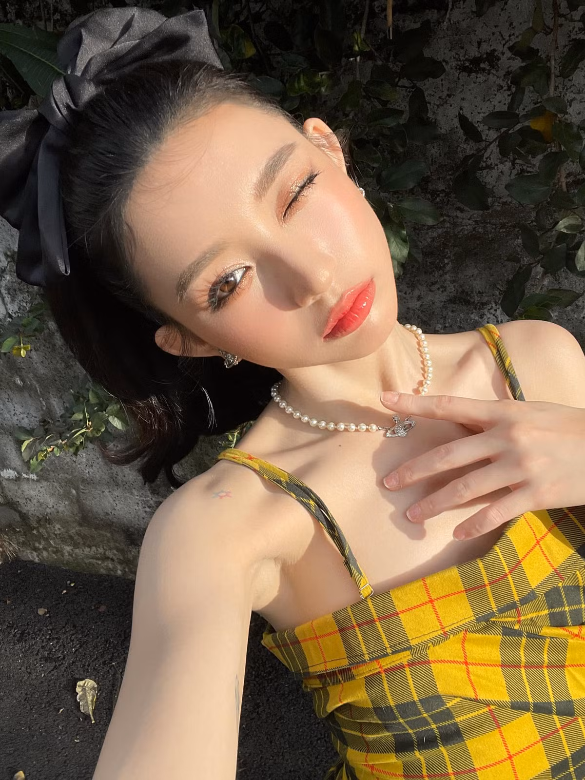 Cô nàng sở hữu ngũ quan hài hòa, sống mũi cao, khuôn miệng xinh cùng làn da trắng ngần có khả năng "cân" mọi tone make-up.