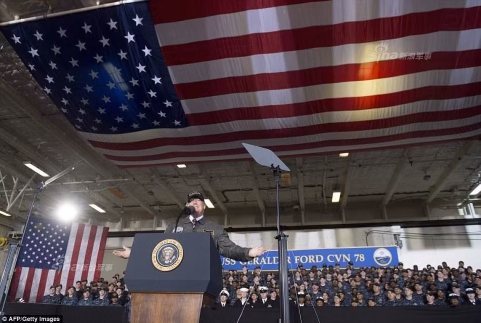 Trong tương lai, dự kiến của ông Donald Trump sẽ là tăng cường sức mạnh của lực lượng Hải quân Mỹ với việc đóng thêm nhiều tàu sân bay mới cũng như trang bị nhiều loại khí tài hiện đại và độc quyền chỉ Mỹ mới có trên các tàu khu trục hạm của nước này. Nguồn ảnh: Sina.