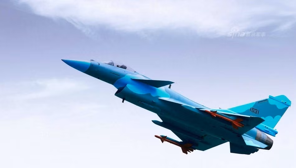 Một chiếc J-10B với sơn ngụy trang camo nền trời. Nguồn ảnh: Sina.