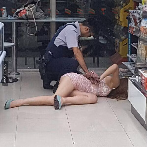 Chỉ với hai tấm ảnh, cô gái khiến nhiều trái tim đau đớn vì "lừa dối" Chi voi hai tam anh, co gai khien nhieu trai tim dau don vi "lua doi"