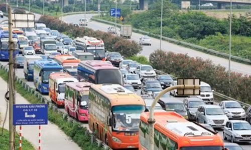 Cua ngo Ha Noi, TPHCM 'te liet' sau ky nghi le