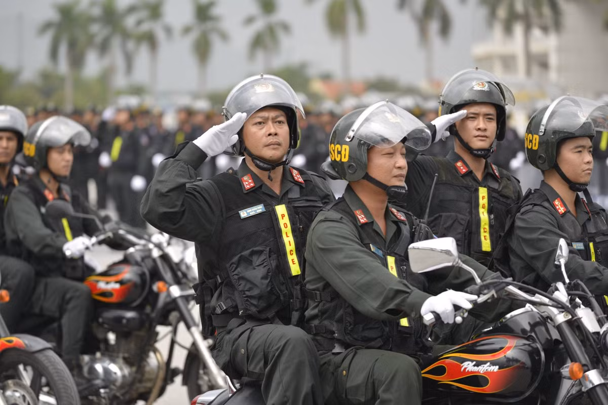 Đội hình xe mô tô phân khối lớn được trang bị cho Trung đoàn Cảnh sát cơ động, Cảnh sát đặc nhiệm. Đây là phương tiện phục vụ công tác phòng chống tội phạm, giữ gìn an ninh trật tự, xử lý các tình huống, các hành vi vi phạm hiệu quả.