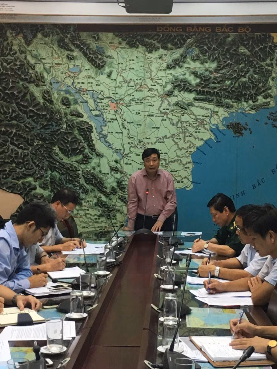 Phó Tổng cục Trưởng TCTL, Ủy viên thường trực Trần Quang Hoài chủ trì cuộc họp (Ảnh PCTT).