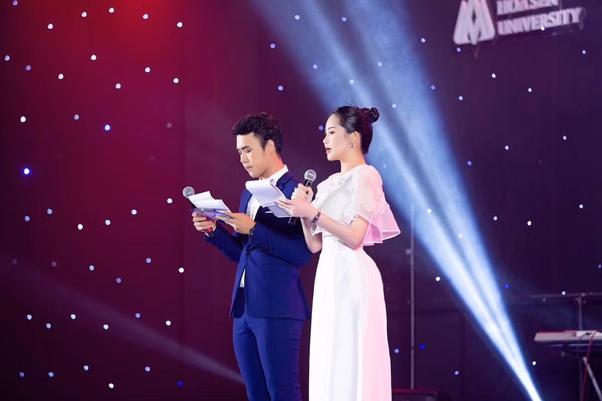 3 năm sau, giảng viên trẻ nhất Đại học Hoa Sen bồi hồi chia sẻ: "Ngày này 3 năm trước, có một cô gái đăng quang ngôi vị hoa hậu, vô tình lại trở thành ‘hiện tượng xã hội’ gây xôn xao một thời. Cô gái ấy sau 3 năm, không còn tổn thương bởi quá khứ, không còn đau đáu bởi những lời nói tiêu cực về mình".