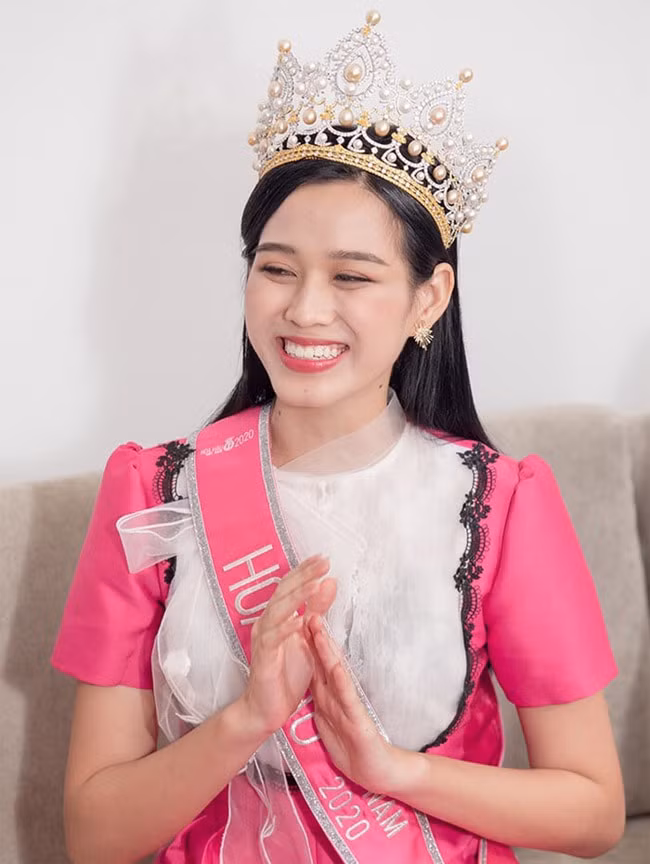 Soi nhược điểm kém xinh, khó sửa của Hoa hậu Đỗ Thị Hà Soi nhuoc diem kem xinh, kho sua cua Hoa hau Do Thi Ha