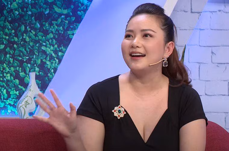 Bốn năm sau khi sinh con, Phan Như Thảo vẫn không thể giảm cân như mong muốn.