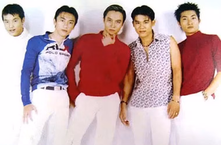 1088 là nhóm nhạc nam được thành lập vào năm 2000 với các thành viên: Điền Thái Toàn, Vân Quang Long, Ưng Hoàng Phúc, Nhất Thiên Bảo và Nhật Tinh Anh.