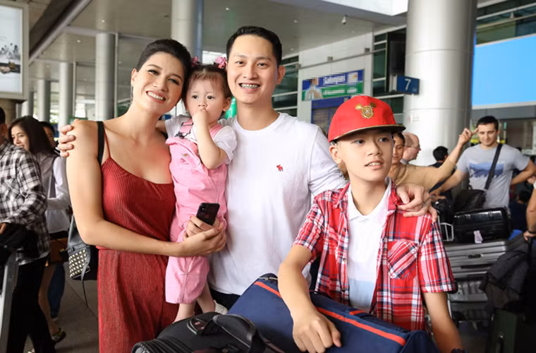 Cùng có tâm nguyện giúp đỡ những hoàn cảnh khó khăn nên Trang Trần và Louis dần dần gắn bó hơn. Năm 2015, cả hai có con gái đầu lòng và cùng nhận nuôi một bé trai bị khuyết tật. Tuy nhiên hiện cả hai vẫn đang sống ở hai nơi, Louis ở Mỹ còn Trang Trần và hai con ở Việt Nam.
