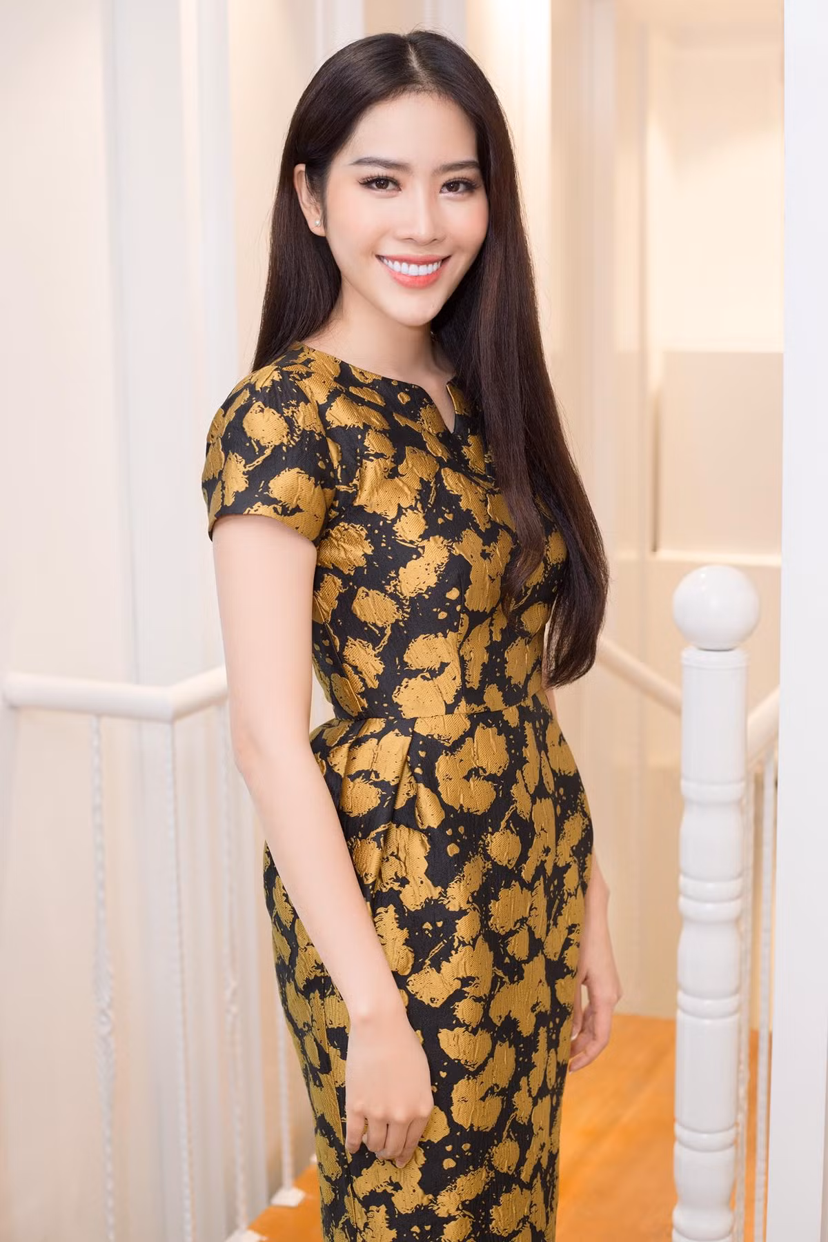 Những lời giãi bày của Nam Em khiến mọi người càng không có cảm tình với cô: “Không ai muốn làm người thứ 3 hết. Nhưng cảm xúc đến thì mình không thể nào kiểm soát được".