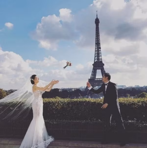 Ngọc Duyên và người chồng đại gia hơn 18 tuổi đã từng có bộ ảnh cưới lãng mạn chụp ở tháp Eiffel và nhiều địa điểm nổi tiếng khác ở Paris.