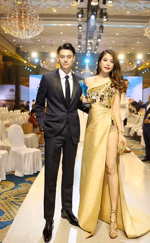 Mỹ nhân họ Trương coi Anh Dũng là một đàn em trong công ty giống như bao người khác. Ảnh: 2sao