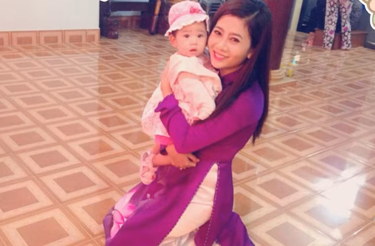 Ngày 21/8/2013, bất chấp sự phản đối của gia đình, Mai Phương đã hạ sinh con gái Lavie, tên thật là Phùng Ngọc Thiên Như, kết quả mối tình của cô và nam ca sĩ Phùng Ngọc Huy.