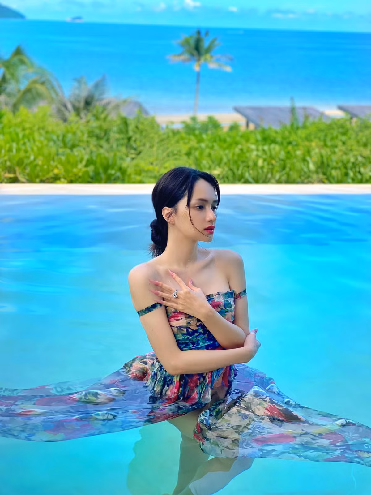 Hiện tại, lùm xùm với antifan khiến Hương Giang ít đăng ảnh hơn so với trước.