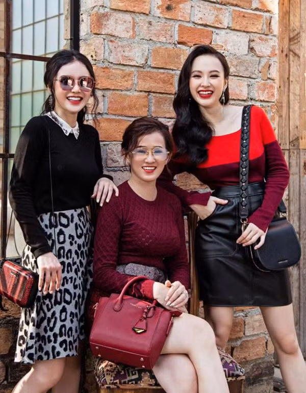 Nhiều fan còn cho rằng mẹ Angela Phương Trinh quyến rũ không kém con gái.
