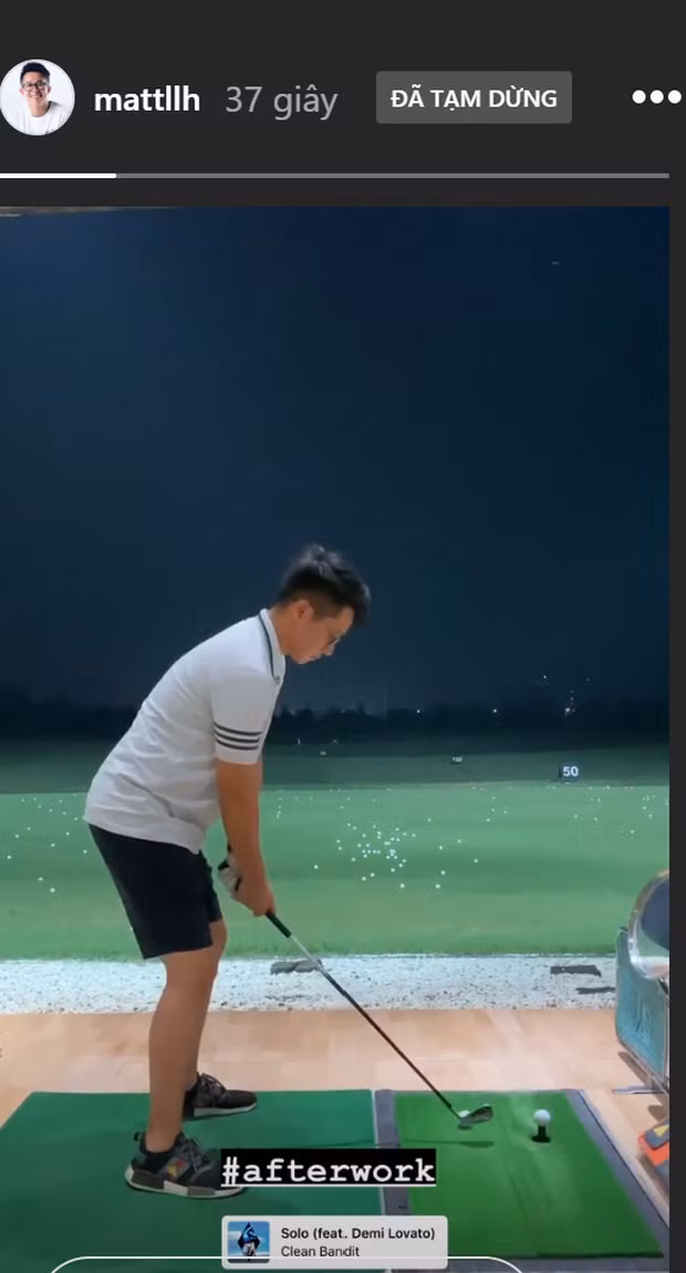 Trước đó, bạn trai Hương Giang cũng ẩn ý nói về chuyện độc thân khi đăng ảnh đánh golf kèm bài hát Solo.