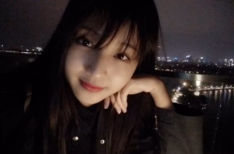 Dù mặt mộc, Bích Ngọc vẫn vô cùng thu hút.