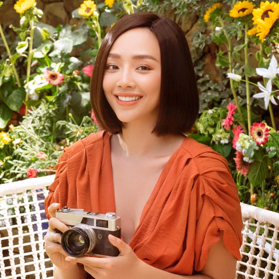 Tóc Tiên của hiện tại là người phụ nữ đã có gia đình, đã trải qua cái thời non nớt tuổi 17 và giờ trưởng thành chín chắn hơn.