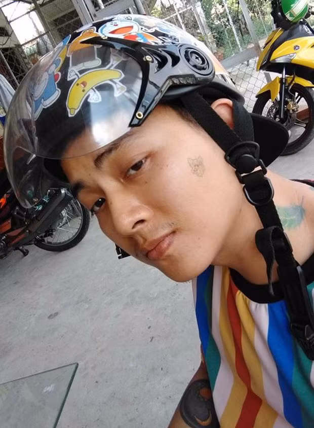 Đến cuối năm 2019, khi không thấy Hoài Lâm xuất hiện cùng vợ con trên trang cá nhân, mọi người được biết anh đang ở quê chữa bệnh.
