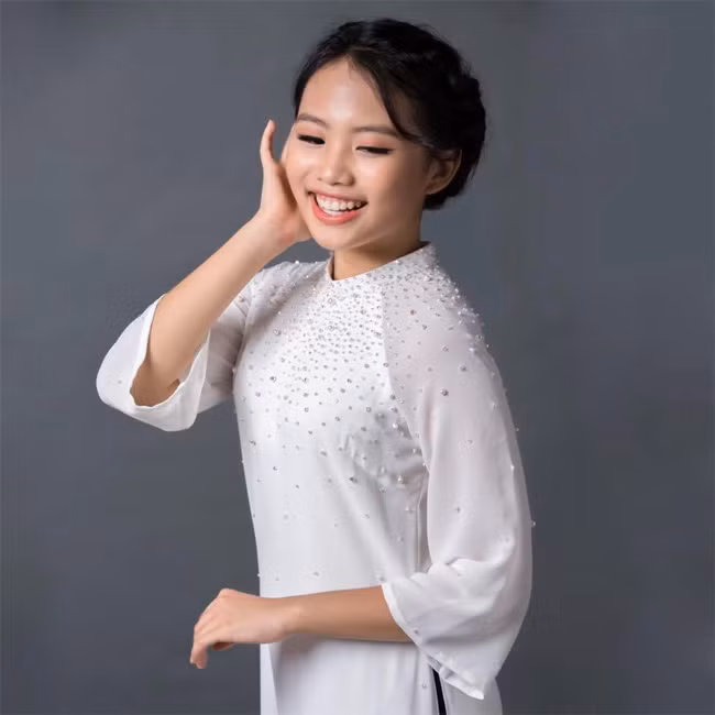 Sự nghiệp thành công nên cuộc sống của giọng ca Quê em mùa nước lũ cũng thay đổi rõ rệt. Cô cùng bố mẹ đã chuyển sang sống trong một căn nhà khang trang hơn trước.