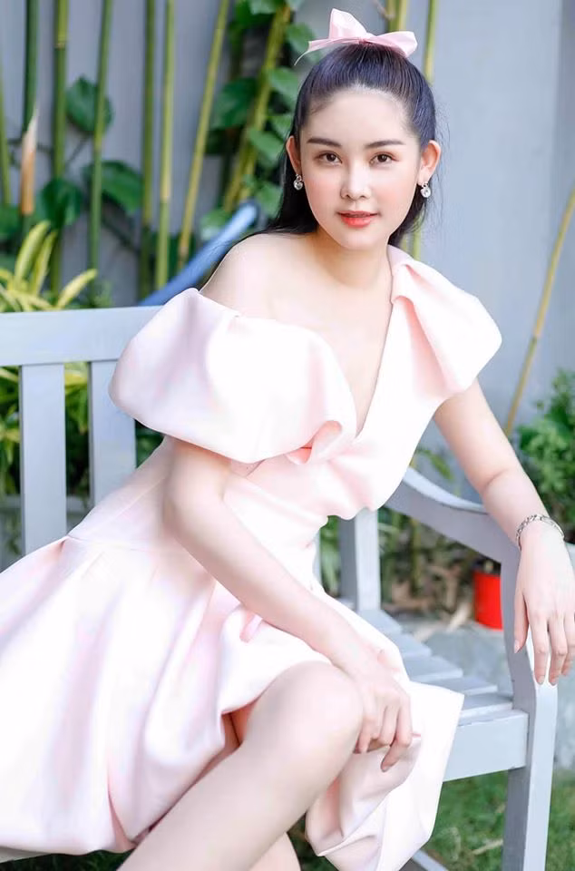 Sau 3 năm, Ngân Anh khiến nhiều người hâm mộ phải ngỡ ngàng về nhan ngày càng "thăng hạng".