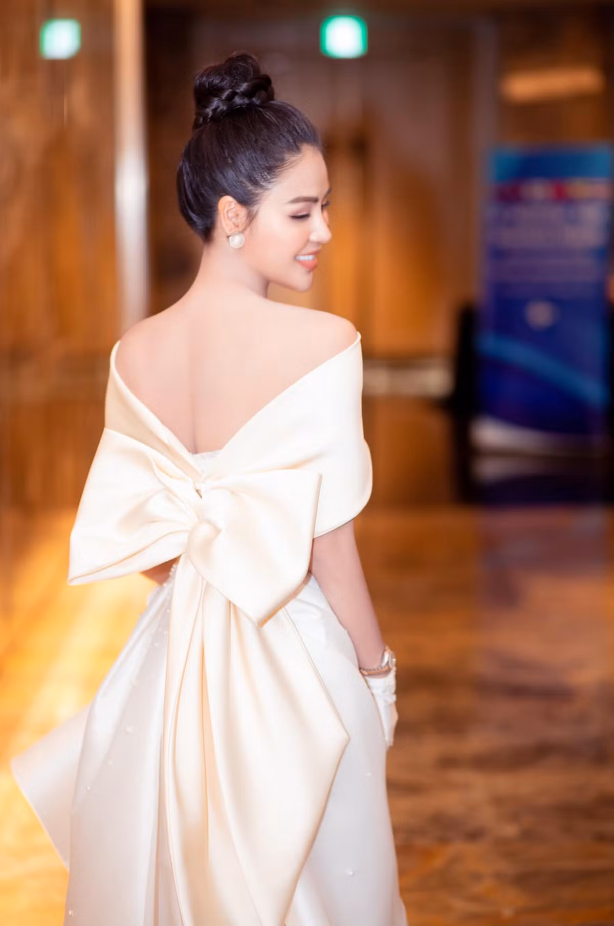 Thu Trang đã có 10 năm công tác tại Nhà hát Tuổi trẻ. Nữ diễn viên sinh năm 1990 quen mặt khán giả truyền hình qua các vai diễn trong phim "Những cô gái trong thành phố", "Những nhân viên gương mẫu" và "Mùa xuân ở lại". Ảnh: Trung Nghĩa.