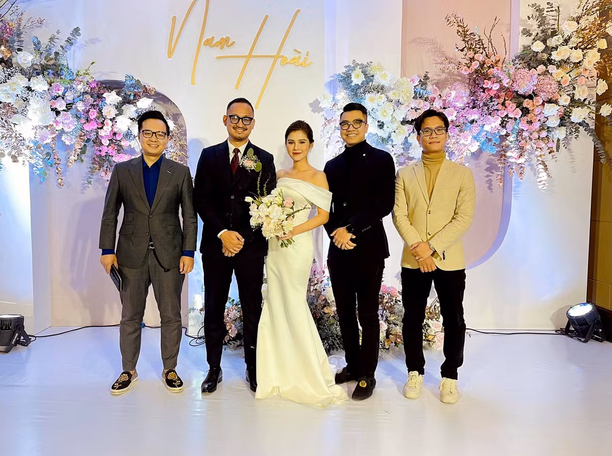 Thu Hoài và ông xã hẹn hò từ năm 2019 và khá kín tiếng. Ảnh: FB Bá Phú.