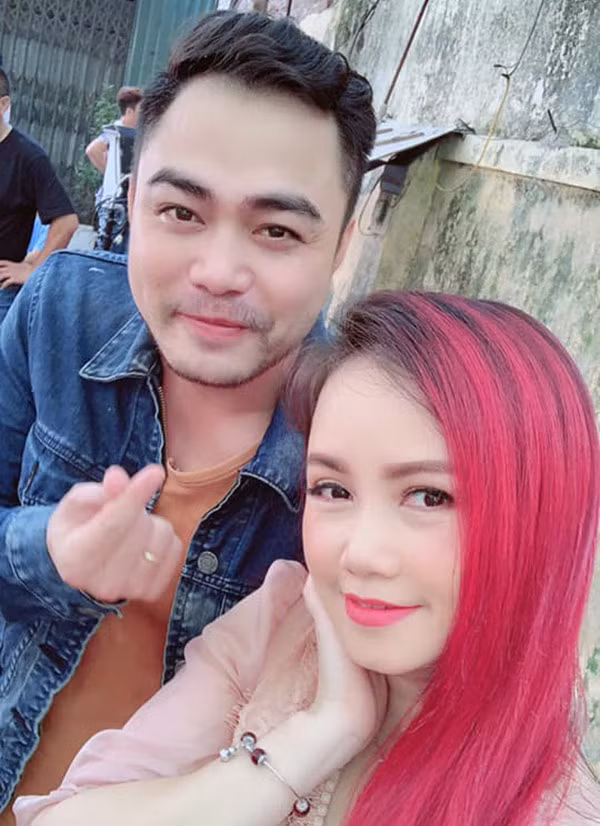 Nữ diễn viên Hoàng Yến (Xuyến) cũng có phân đoạn quay phim trong tiết trời nắng nóng tới mức diễn xong cô thấy mình như bị ốm: "Đứng cả ngày ngoài đường để diễn, người tôi đẫm mồ hôi. Ít khi ốm nhưng cái nóng hôm qua đúng thật là không chịu nổi. Ngủ dậy mà tôi thấy người mệt mỏi, như bị bệnh".