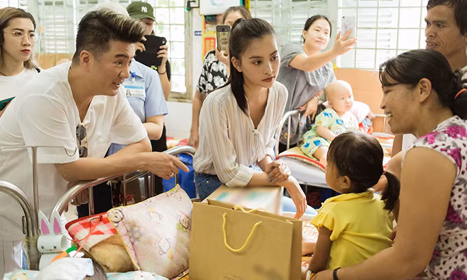 Trở về với thành tích ấn tượng nhờ nỗ lực không ngừng tại Hoa hậu Thế giới, người đẹp gốc Quảng Nam tiếp tục đồng hành với vai trò Hoa hậu Việt Nam 2018.