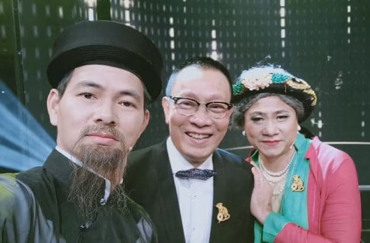 Lại Văn Sâm vẫn nhiệt tình tham gia các chương trình của VTV, các đêm nhạc lớn… Thậm chí nhiều khán giả còn cho rằng tần suất xuất hiện của anh còn nhiều hơn thời kỳ vẫn đương chức.