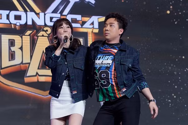 Trấn Thành và Hari Won đang là cặp vợ chồng đắt show MC nhất nhì làng giải trí Việt. Không chỉ làm MC hay giảm khảo chung một chương trình, vợ chồng Trấn Thành còn "đánh lẻ" ở nhiều kênh truyền hình.