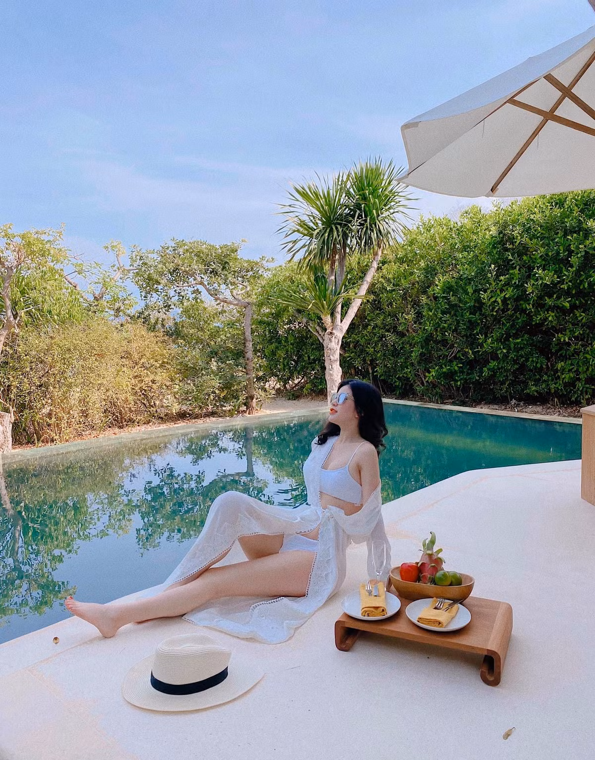  Hương Trần khoe cuộc sống sang chảnh không kém chồng cũ.