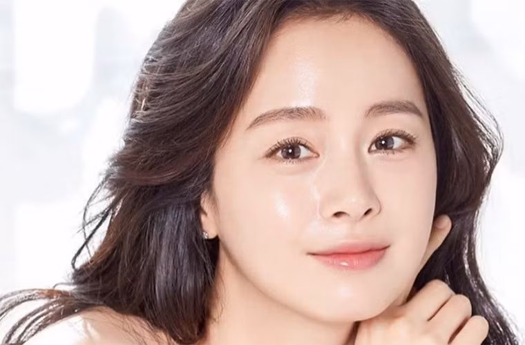 Bằng cách để tên tòa nhà do mình sở hữu trị giá 13,2 tỷ won tại Gangnam, Seoul dưới tên một công ty ở tỉnh Gyeonggi, ngọc nữ xứ Hàn trốn thuế số tiền tương đương 18 tỷ đồng.