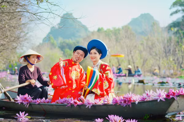 Nghệ sĩ Vượng Râu từng chia sẻ, anh may mắn vì có vợ và các con phía sau ủng hộ công việc của mình.