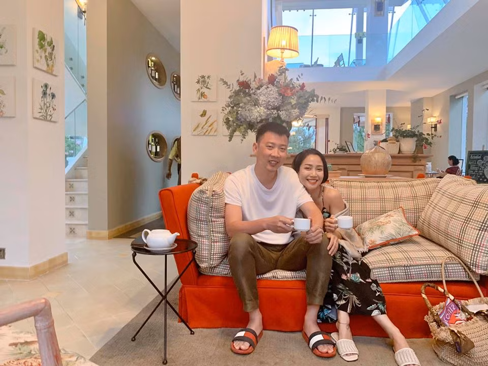 Ốc Thanh Vân chia sẻ về ứng xử khi hôn nhân gặp sóng gió: “Khi chồng ngoại tình, việc người vợ như tôi xuất hiện kịp thời là rất quan trọng để lôi chồng về".