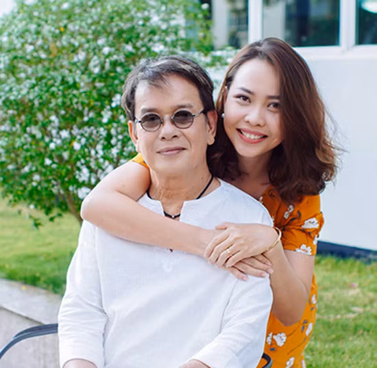 Hôn nhân của nhạc sĩ Đức Huy bên vợ trẻ đẹp kém 44 tuổi Hon nhan cua nhac si Duc Huy ben vo tre dep kem 44 tuoi