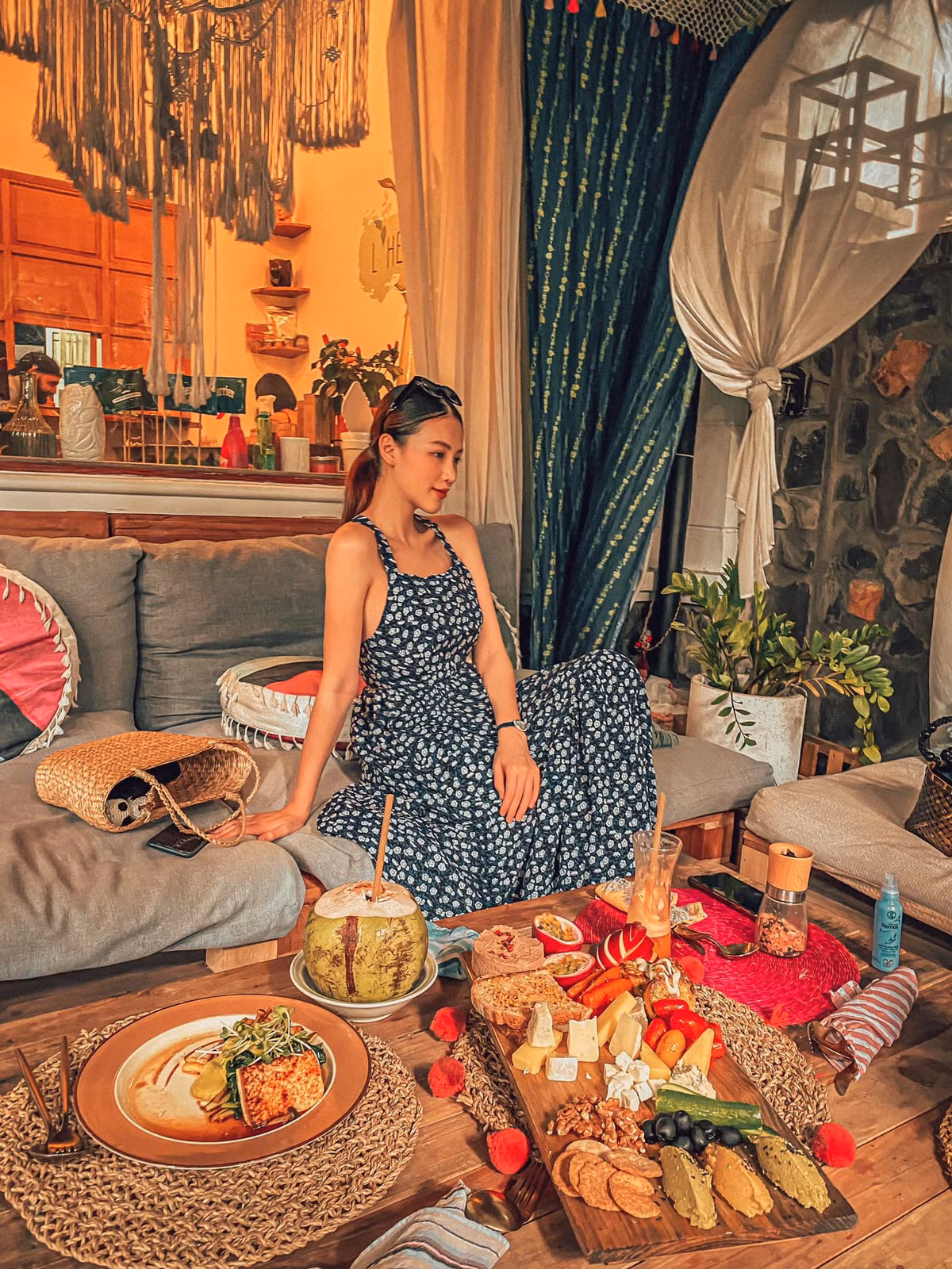 Hoa hậu Phương Khánh tận hưởng cuộc sống đáng mơ ước.
